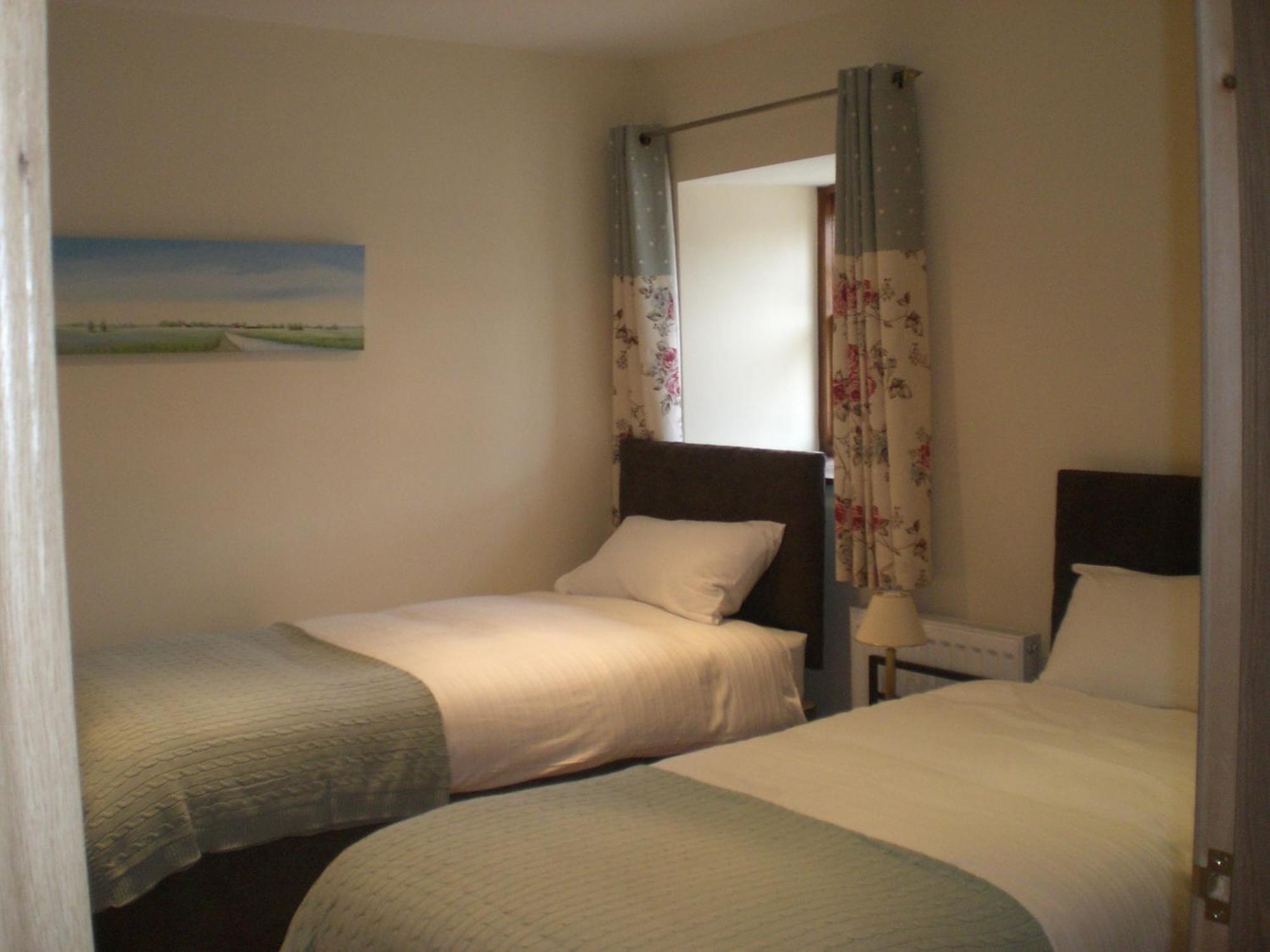 The Courtyard Hotel Errol Luaran gambar